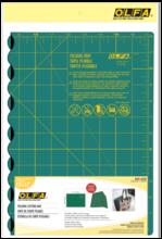 OLFA 1119735 - Folding Cutting Mat, Green 12" x 17"